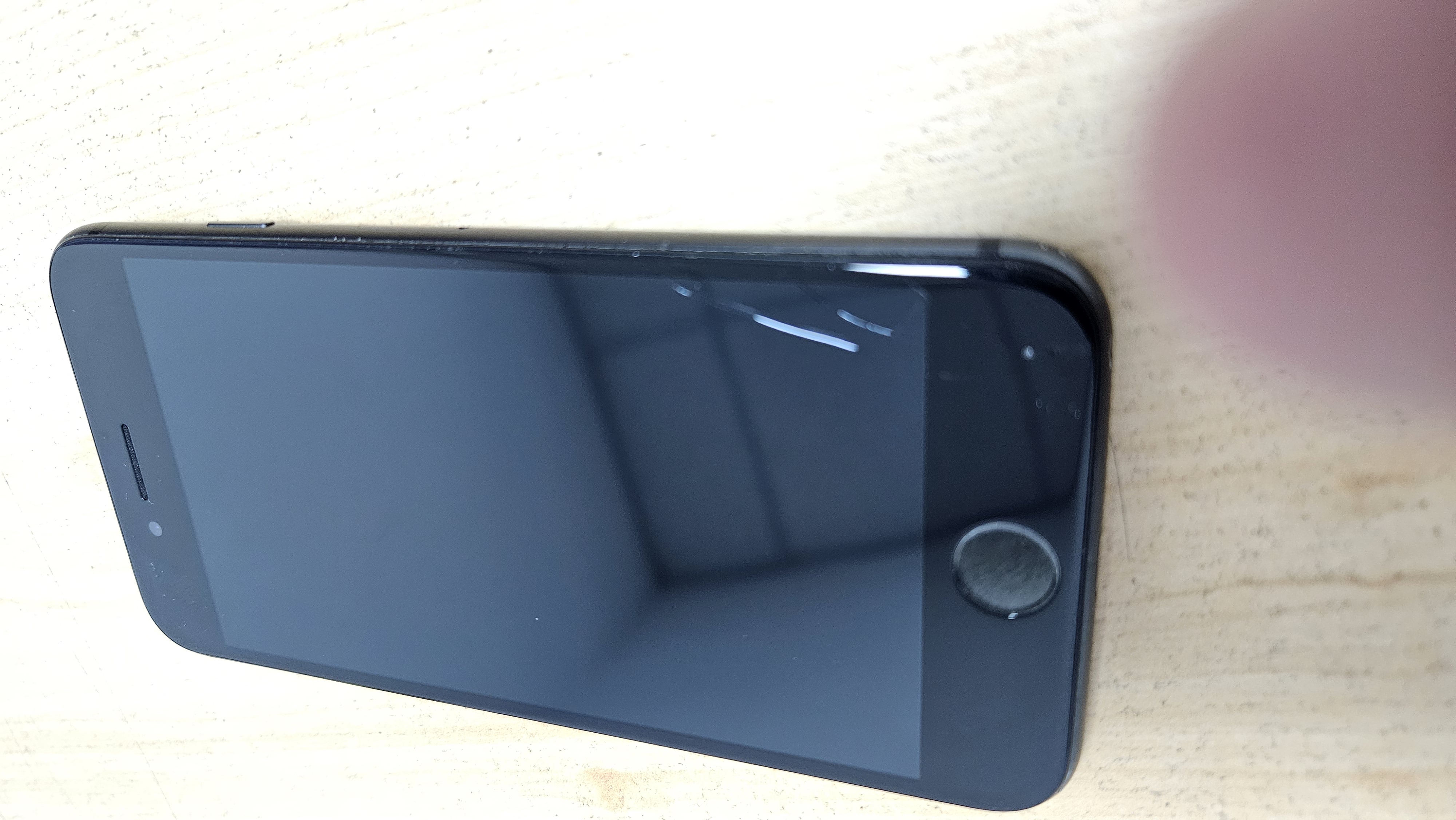 Apple iPhone 8 Smart Phone 8 Pin Used B 2GB Memory 4.7" 64GB