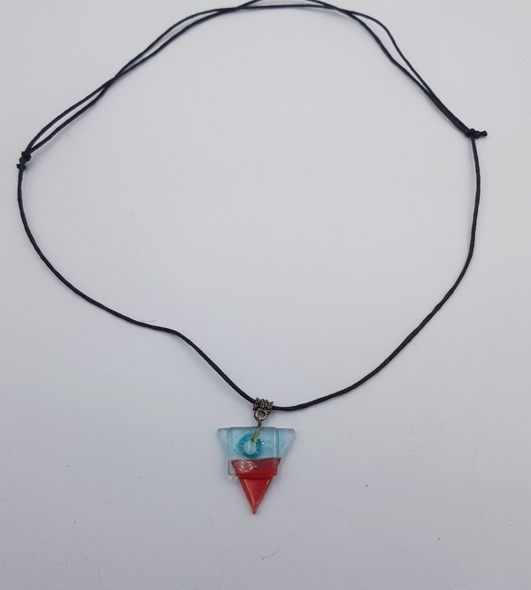 Articiones Pendant Necklace Plastic New 3cm 2.5cm