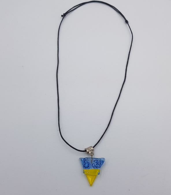 Articiones Pendant Necklace Plastic New 3cm 2.5cm